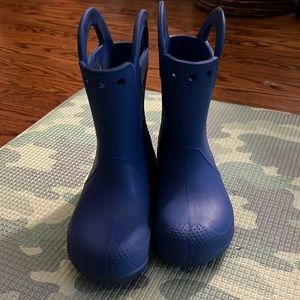 Croc rain boots size 13c